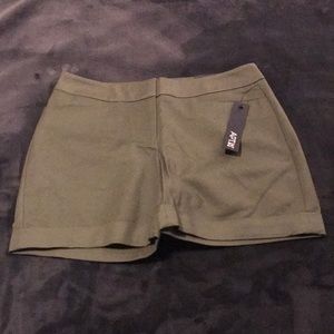 Apt 9 Shorts Color Green Size 10